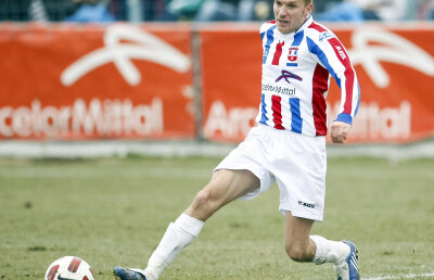 VIDEO Salt spre pace » Oţelul s-a impus în meciul cu Gaz Metan (2-0) şi a urcat pe locul 10 în clasament