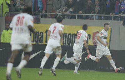 Bonetti pofteşte la jucătorii lui Reghe: "Nu pot să schimb genetica! Sînt superiori tactic, tehnic şi ca forţă"