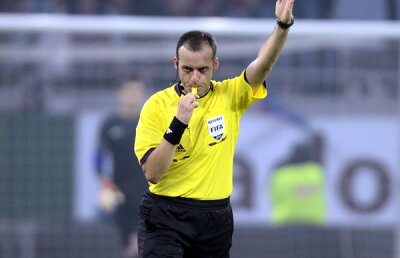 Ionel Ganea: "Ce analize să mai facem cu o puşcărie de arbitru! O lălăim cu analizele. Nu sîntem veniţi de pe stradă, am avut penalty clar"