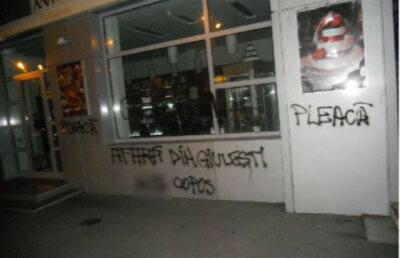 Copos, contestat de fani pe ziduri şi în tribune: "Pleacă din Giuleşti!"