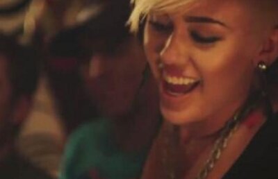 Miley, oferta de 1 MILION de dolari pentru un videoclip NUD cu lesbiene