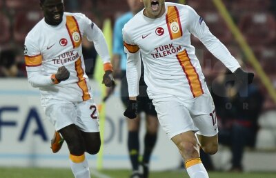 VIDEO Burak Yilmaz îi îngroapă pe clujeni! » CFR - Galatasaray 1-3
