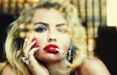 Eleganta redefinita. Kate Upton joaca rolul "femeii fatale", intr-un pictorial seducator!