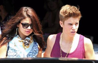 Selena Gomez si Justin Bieber s-au despartit oficial