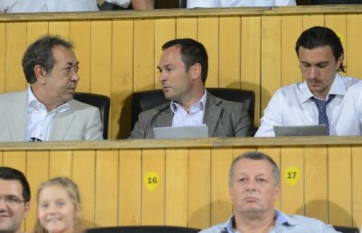 Negoiţă, noul Turcu :) » Badea şi Săvulescu pun pe umerii săi demiterea lui Bonetti!