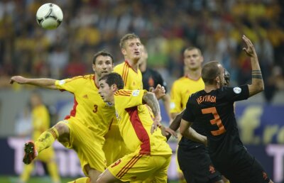 Doi tricolori "decapitaţi" şi daţi ca exemplu negativ: "Acesta e un avertisment"