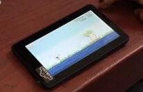 Cea mai ieftină tabletă din lume invadează ţările în curs de dezvoltare. Ce spun experţii despre cum vor fi afectaţi oamenii săraci (VIDEO)
