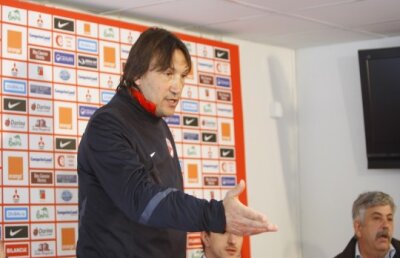 EXCLUSIV Bonetti neagă că şi-ar fi dat demisia: "Cine a lansat varianta asta probabil că îşi doreşte aşa ceva"