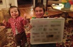 MESAJUL care a stârnit ISTERIE pe Facebook. Ce le-au cerut doi frăţiori utilizatorilor reţelei de socializare (VIDEO)