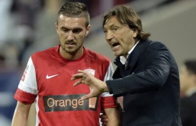 Jucătorii lui Dinamo se simt vinovaţi pentru plecarea lui Bonetti, dar "sperăm ca Dorinel să refacă situaţia"