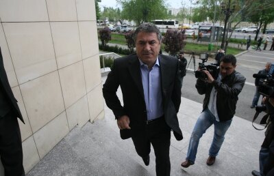 VIDEO Dispută la TV între Tolontan şi Victor Becali pe transferuri