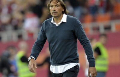 Bonetti se întoarce săptămîna viitoare să-şi ia banii şi să-i vadă pe jucători!