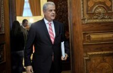 Adrian Năstase, adus la Curtea de Apel pentru cererea de eliminare din pedeapsă a zilelor în care s-a aflat în Spitalul Floreasca