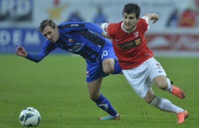 VIDEO Urecheaţi! » "Cîinii" au cîştigat după 5 etape din două penalty-uri contestate şi unul evident refuzat gălăţenilor