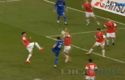 VIDEO Oţelul a făcut explozie! » Gălăţenii au izbucnit după ce arbitrul Rusandu le-a refuzat un penalty în minutul 90