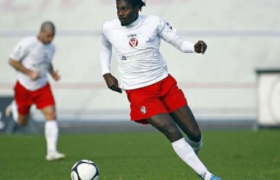 VIDEO Mişcări de trupe la campioni » Un atacant nigerian, ţinta numărul 1 pentru CFR Cluj! Ce jucători vor pleca