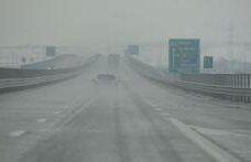 Avertizare de ceaţă pentru 26 de judeţe, autostrada A3 şi mai multe drumuri naţionale