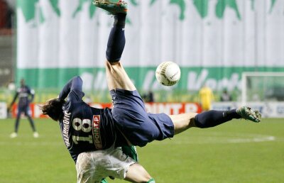 VIDEO Nu îi iese mereu. Ibrahimovici s-a făcut de rîs cînd a încercat să repete execuţia din partida cu Anglia