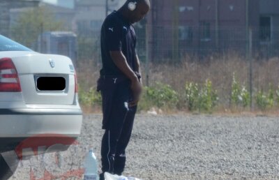 Educaţie de Paris » Un jucător al Gloriei Bistriţa a fost surprins făcîndu-şi nevoile în public