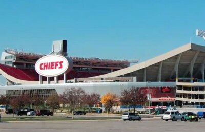 Un jucător din NFL s-a sinucis chiar la baza de pregătire! Era suspectat că şi-a omorît prietena