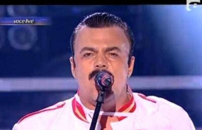 Adrian Enache si Freddie Mercury, una si aceeasi persoana