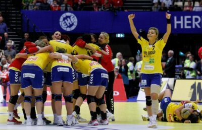 Să vină Moşu'! » O zi pînă la startul Euro 2012. România e din nou prezentă la start, dar e creditată cu şansa a şaptea la titlu