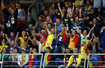 Suporteri impresionanţi » Serbia va găzdui în decembrie 2013 şi Mondialul feminin