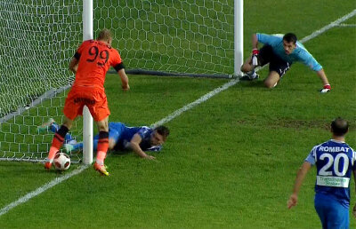 UEFA semnalizează blaturile, FRF le albeşte? Din 8 meciuri suspectate, Gazeta a scris despre 3!