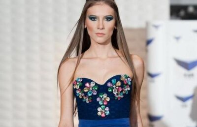 Moda de Craciun: Rochii extravagante de seara Mirela Fraser pentru o noapte speciala