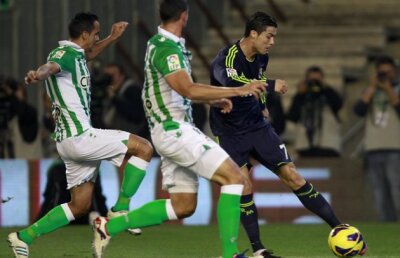 Uită-te pe net la ultimele partide ale etapei a 16-a din Primera: Ai aici 2 pronosticuri şi un BONUS!