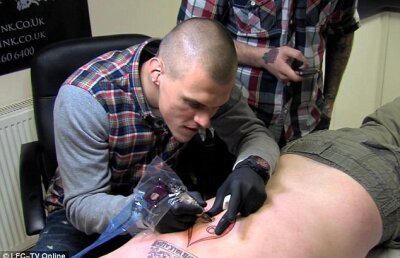 FOTO Skrtel s-a alăturat celor care ajută victimele de la Hillsborough » Ce talent şi-a descoperit fundaşul :)