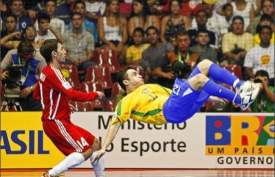 VIDEO Show total cu Falcao! Brazilianul face spectacol alături de puştii lui Manchester City!