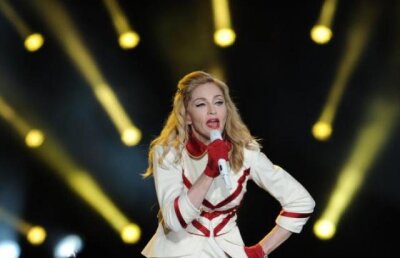 Madonna nu tolereaza fumatorii: A amenintat ca anuleaza un spectacol daca fanii fumeaza