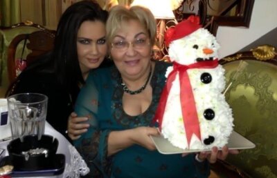 Cum au sarbatorit vedetele de Craciun: Oana Zavoranu, la masa cu mama ei