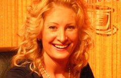 Prezentatoarea TV Andreea Chirvasiu a murit în urma unui infarct. Avea 32 de ani