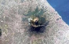 Bomba cu ceas a Europei, fotografiată din spaţiu de NASA. Ce s-a întâmplat ultima dată când a erupt