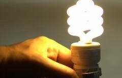 Studiu ÎNGRIJORĂTOR: Becurile economice ne-ar putea îmbolnăvi de cancer de piele!