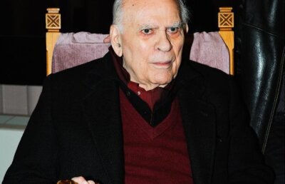 Romanii isi uita valorile iar amintirea monstrilor sacri se pierde incet-incet. “Liviu CIulei? Who was it?", se intreaba un tanar