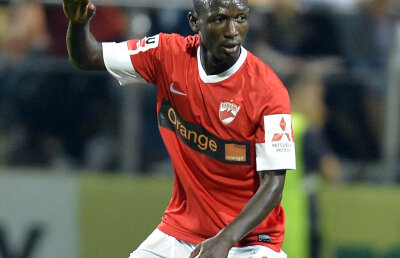 Boubacar, blocat de impresar » Mijlocaşul nu este lăsat de agentul său să revină în ţară