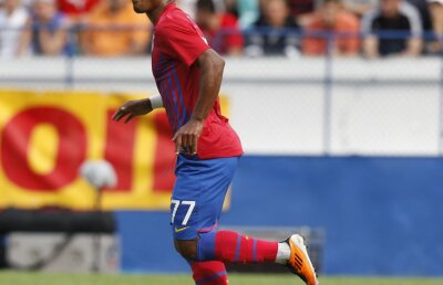 Scene comice la întîlnirea dintre Gigi Becali şi Tatu: "Nu credeam că e aşa!" :)