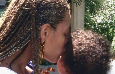 Papusa impodobita cu diamante pentru fiica lui Beyonce si Jay-Z