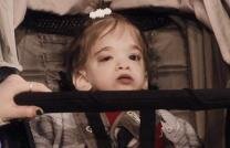 VIDEO Adolescenta ''blocată'' în corpul unui copil. Fetiţa care REFUZĂ SĂ CREASCĂ i-a uimit pe doctori