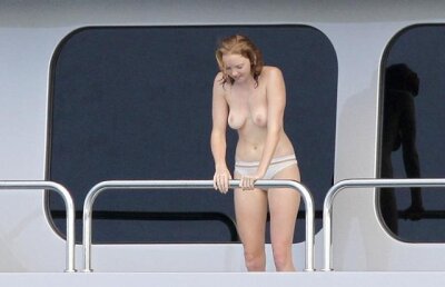 FOTO! Fata dupa care e innebunit fondatorul Twitter, topless pe yacht
