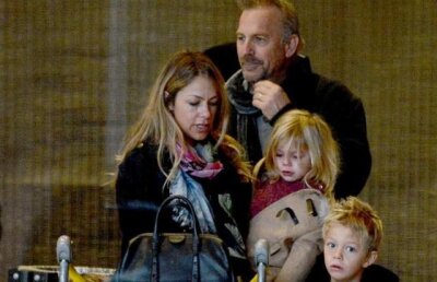 FOTO! Kevin Costner, un barbat norocos: 7 copii si o sotie cu 20 de ani mai tanara