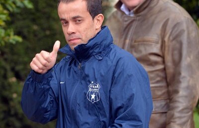 Cruz îi asigură pe fanii Stelei că va acoperi gaura din defensivă: "Rezolv eu! » În ce condiţii rămîne la echipă