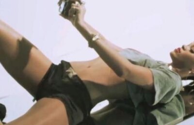 GALERIE FOTO! Rihanna, buna din toate partile!