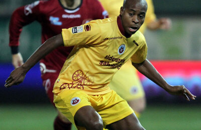 Shopping în Italia » Cu 30 de jucători în lot, CFR a mai adus ieri un atacant din Serie B