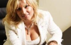 ELENA UDREA dă lecţii de naţionalism pe FACEBOOK cu citate din LEGIONARI!