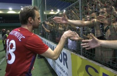 MM îi răspunde lui Martinovici: "Se credea mai bun decît Chiricheş şi Szukala. Să dezvolte subiectul"