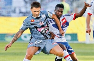 VIDEO Scuze pentru "scăriţă" » Mutu le-a cerut iertare fanilor pentru penalty-ul ratat cu Valenciennes